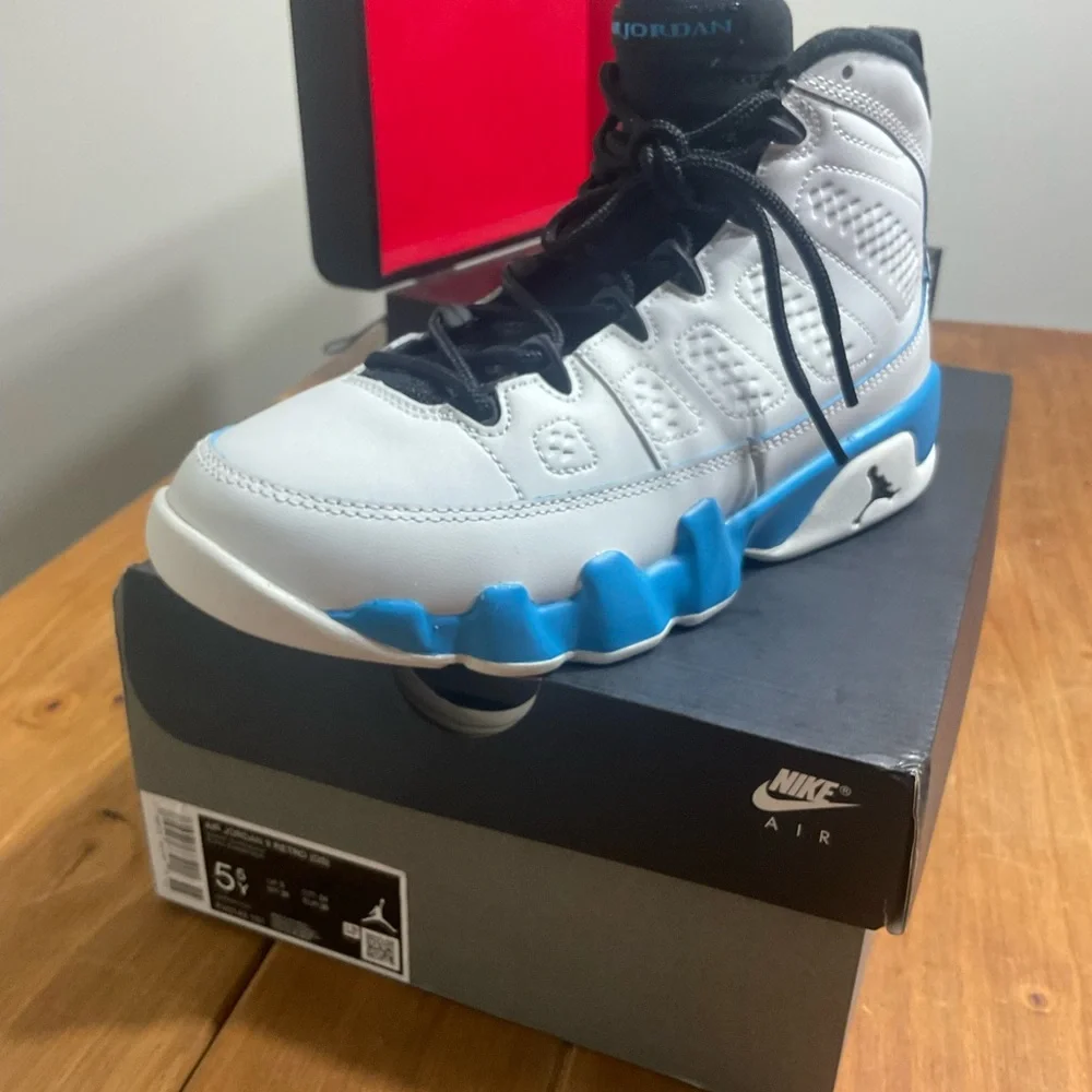 Jordan 9 - Picture 7 of 10
